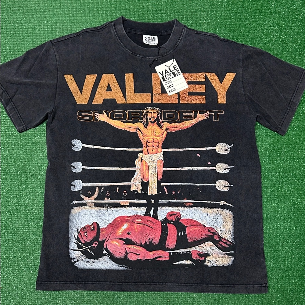 VALE Streetwear tee size M